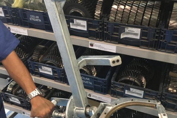 Izaje eje con rotacion